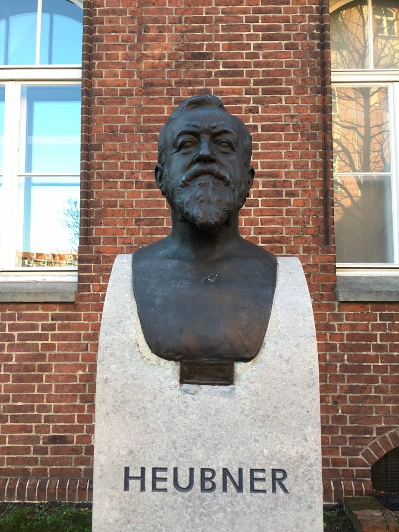 Otto%20Heubner%20bust%2C%20Berlin%20-%2002.jpg